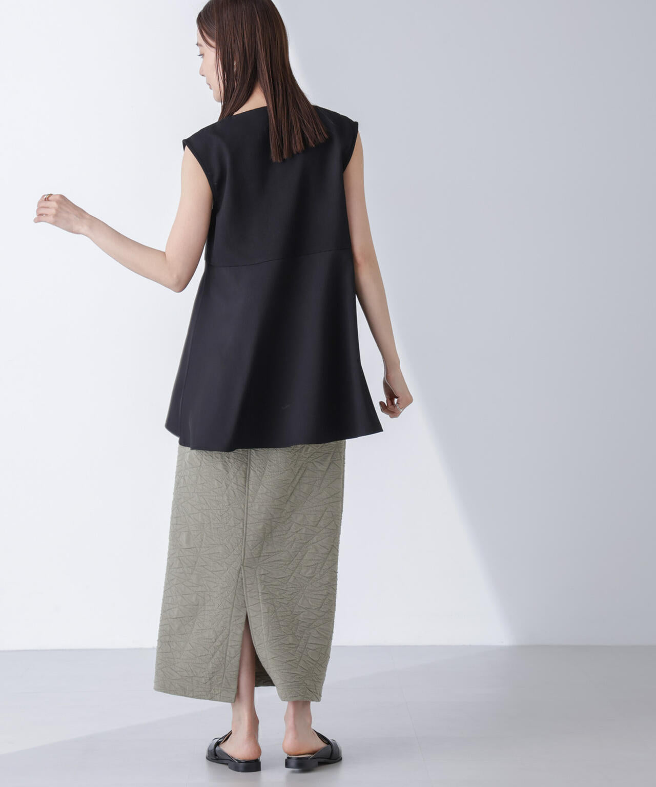 スリット ファスナーノースリーブ ペプラム トップス