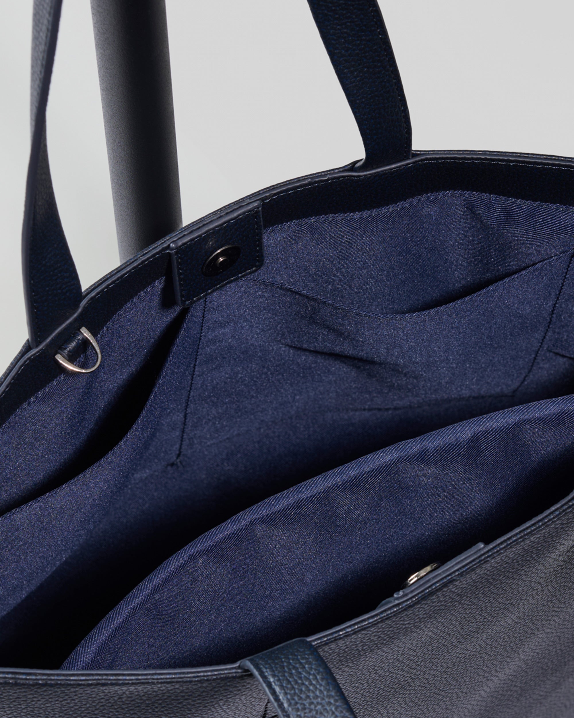 ヴィーガンレザレットマチ付きトートバッグ - SOÉJU online store