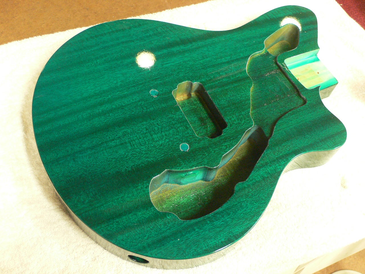 オーダーメイド製作例のご紹介③ | アヴァンチュールギターズ・ブログ