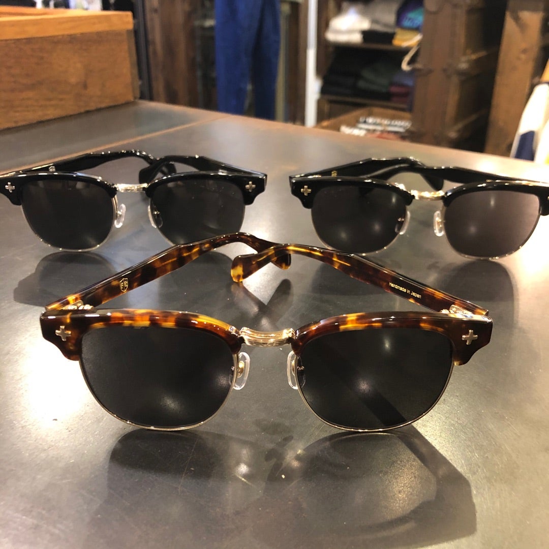 Foremost Garments Flip Up Eyebrow Glassesのご紹介です