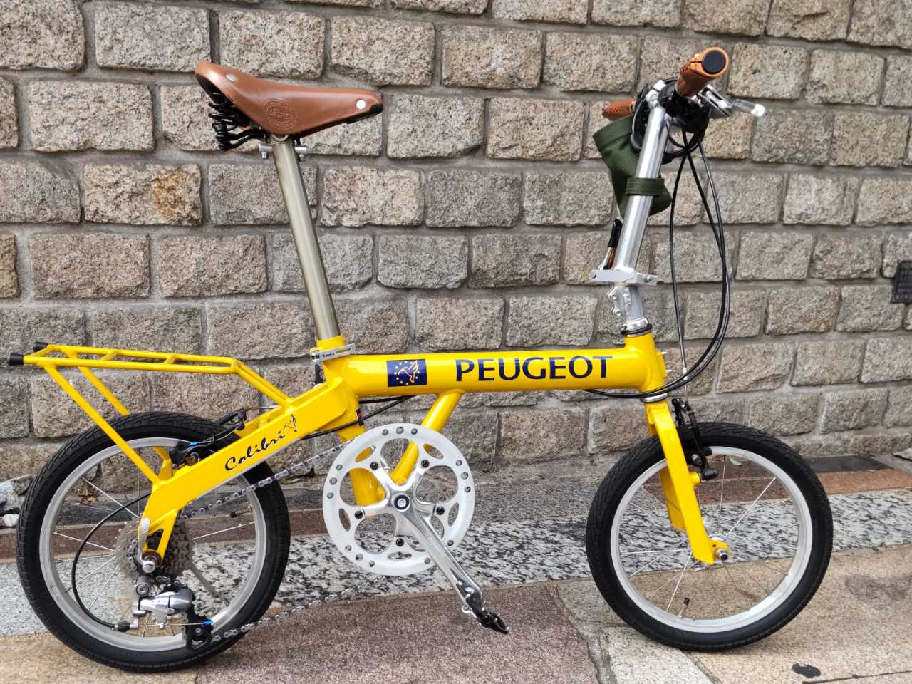 プジョーコリブリ 16インチタイヤ（305）の交換 | 鞄屋さんのお話