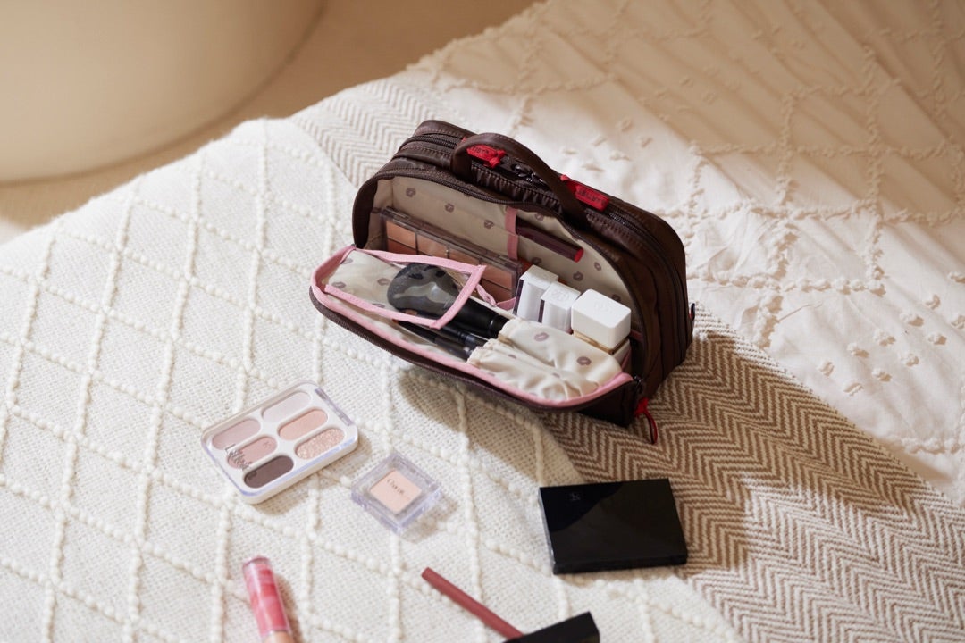 コラボポーチを発売します！【アルティザン＆アーティスト】 | コスメ