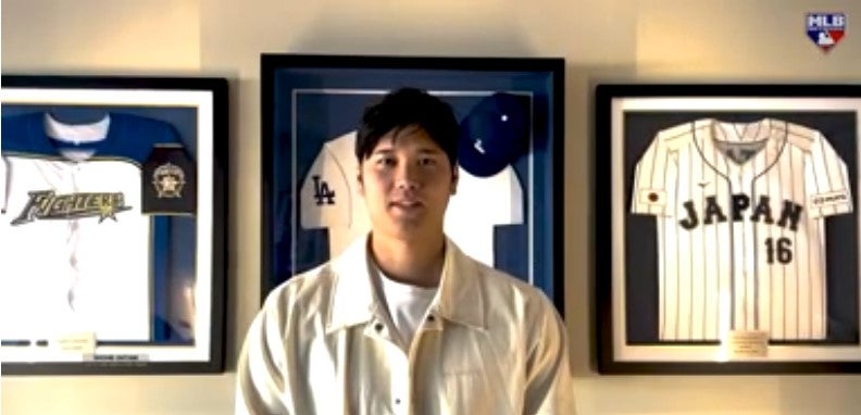 大谷翔平、受賞の喜び語る背後にファイターズユニ | 明け暮れファイターズ