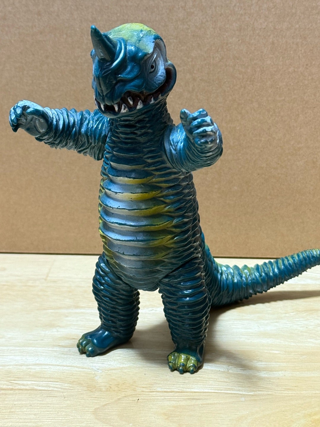 青色発泡怪獣 アボラス | 怪獣玩具に魅せられて