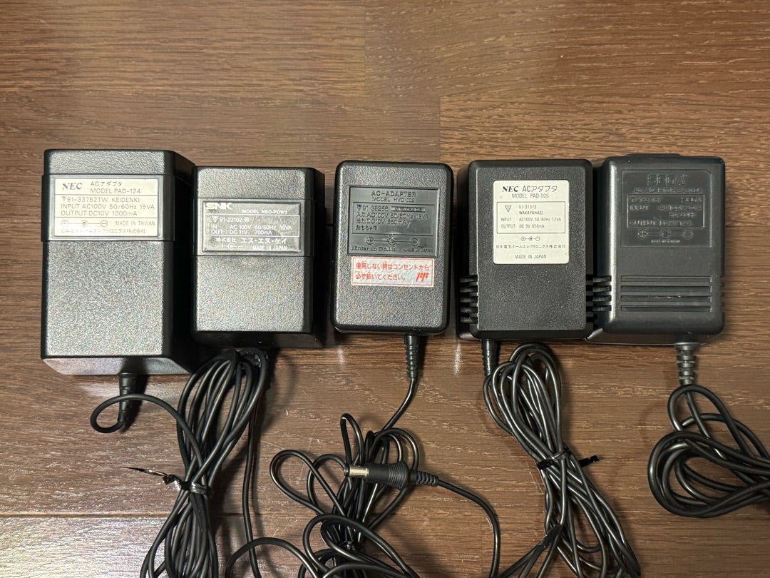 レトロゲーム機ACアダプターの世界 | Synergy@Quest