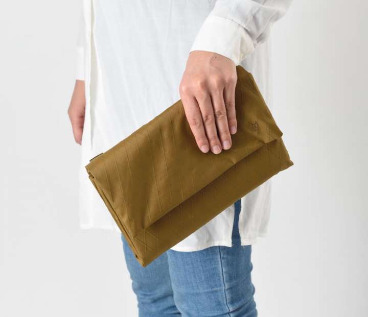 タフさには自信あり！注目の新素材を使った軽量防水バッグ