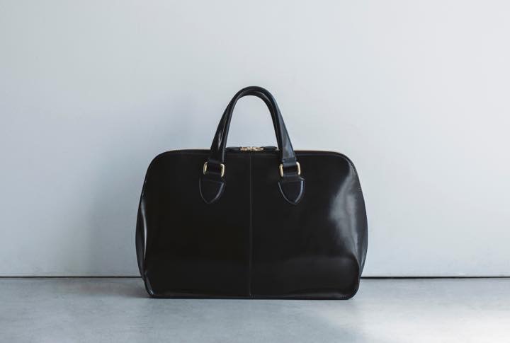 デキる大人にふさわしい希少な高級コードバンのブリーフケース