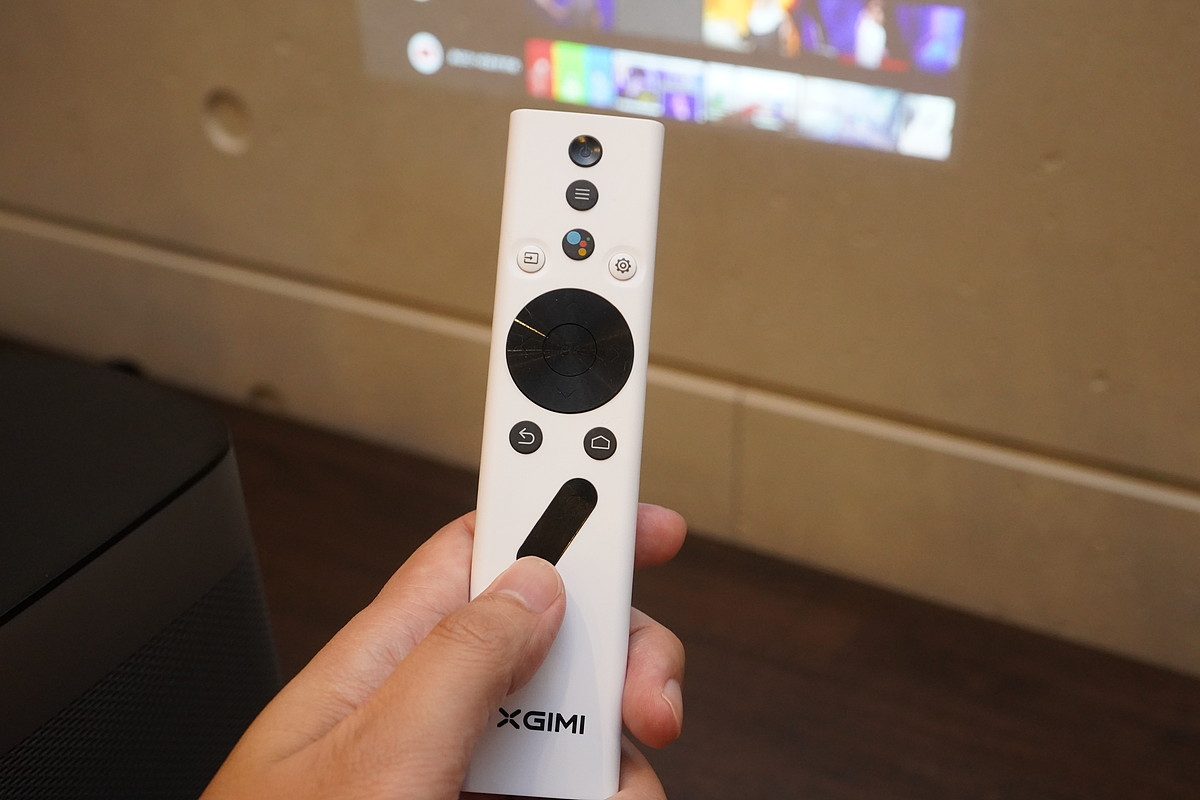 ポータブルプロジェクター「XGIMI Halo」で大画面スポーツ観戦に挑戦