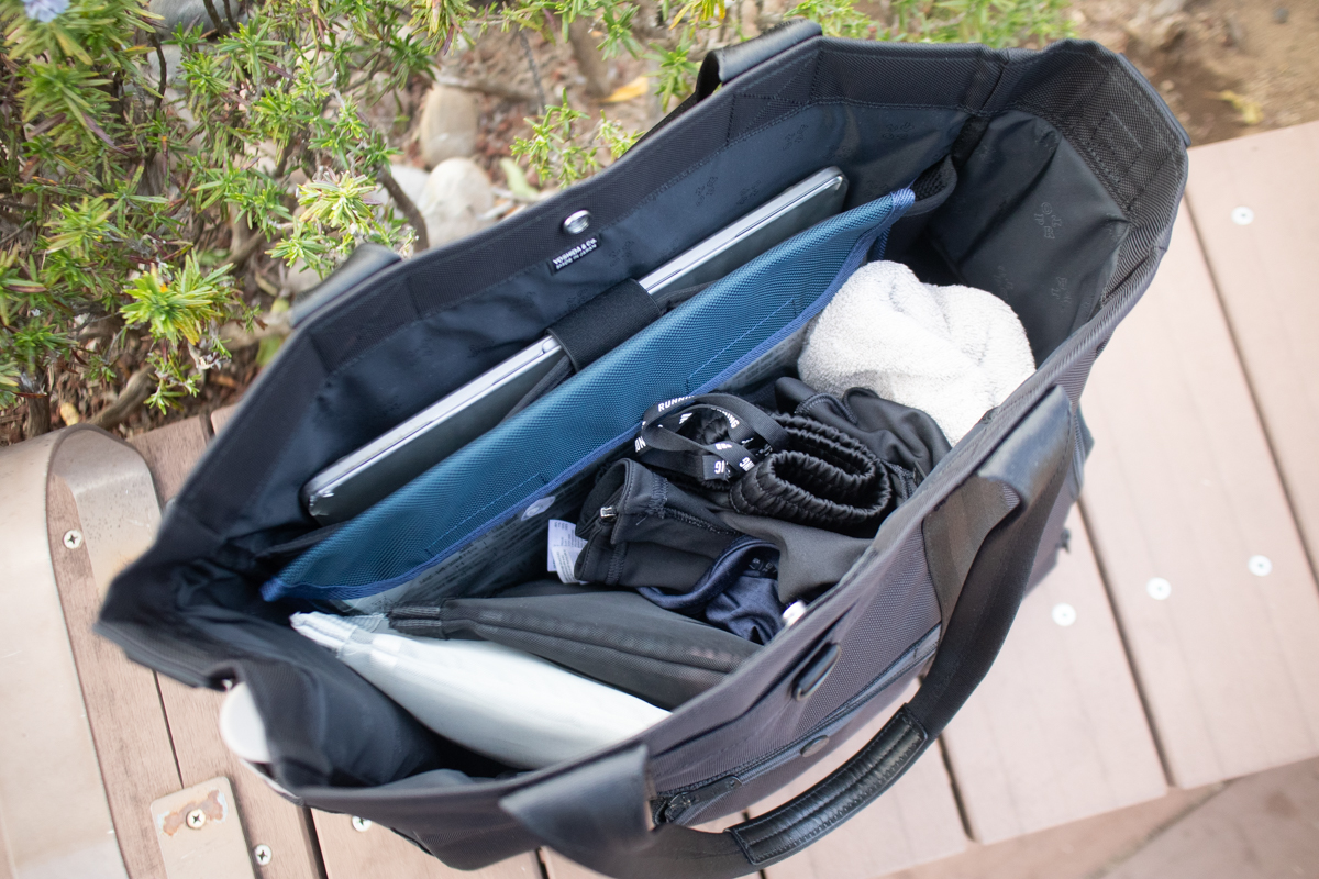 吉田カバン「POTR」の多機能トートバッグは、まさに自由で多様な