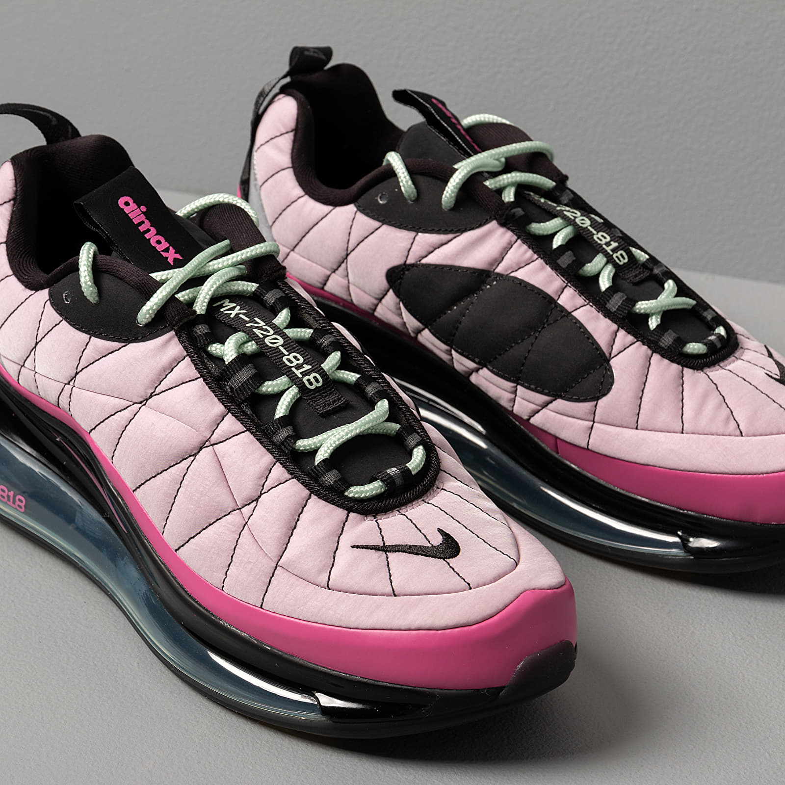 Women's shoes Nike W Mx-720-818 Iced Lilac/ Cosmic Fuchsia-Black