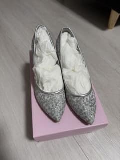 DIANA シルバー グリッター パンプス22.5cm - メルカリ