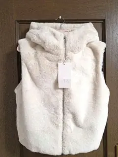 2026年最新】zara フード付きフェイクファーベストの人気アイテム