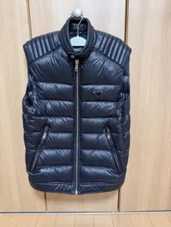 2026年最新】プラダ ダウン ベストの人気アイテム - メルカリ