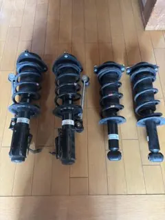 21クラウンマジェスタ gws214 純正サスペンション - メルカリ