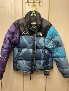 2026年最新】north face kaws ヌプシの人気アイテム - メルカリ