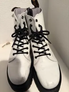 2026年最新】ドクターマーチン 8ホール ホワイトの人気アイテム - メルカリ