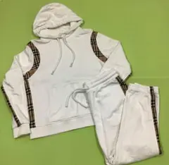 2026年最新】burberry セットアップ スウェットの人気アイテム - メルカリ