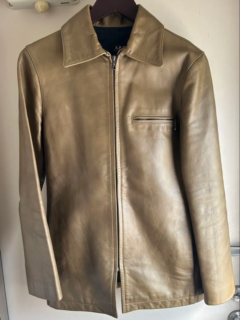 2026年最新】A.P.C. シングルライダースの人気アイテム - メルカリ