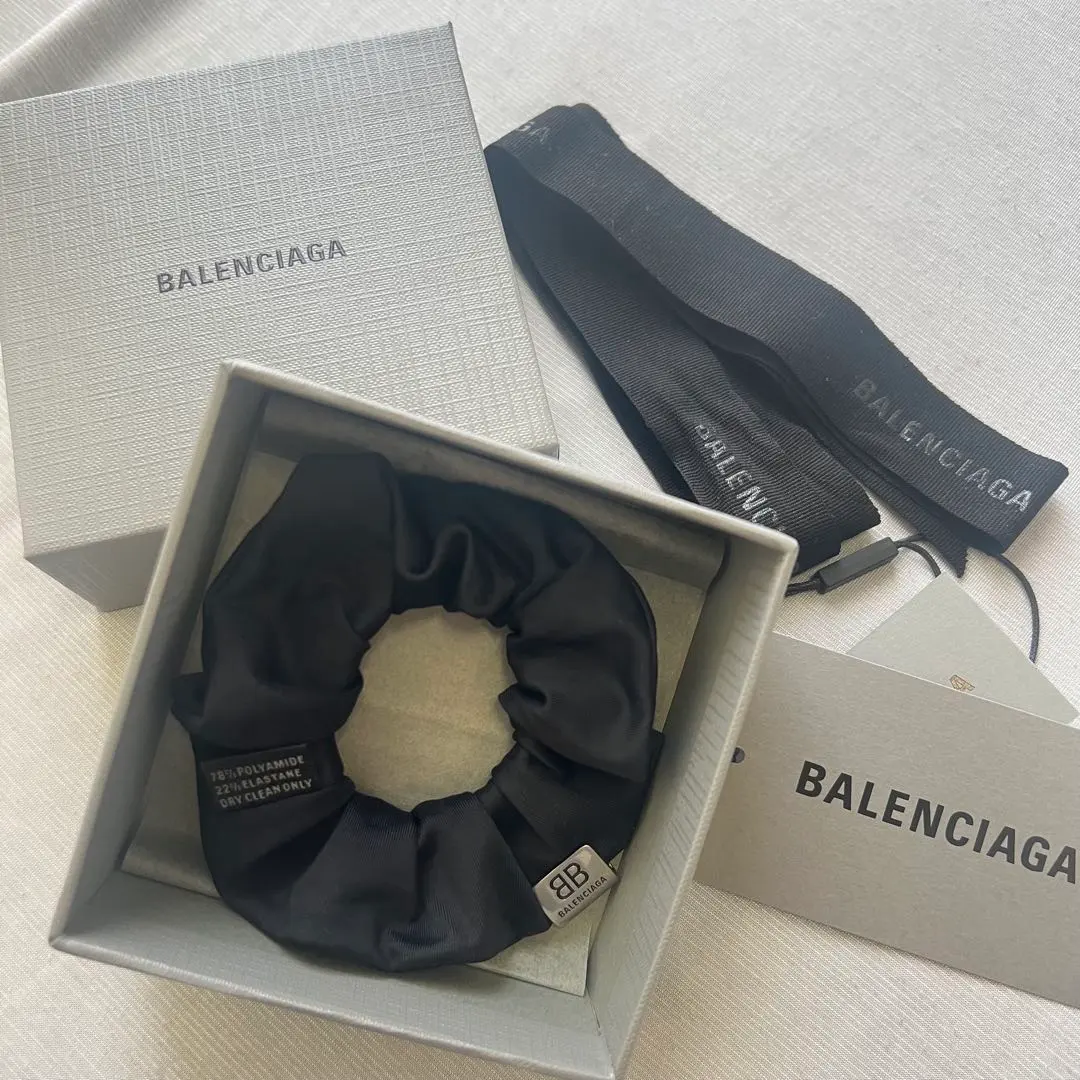 2026年最新】BALENCIAGA カラー：ブラック系 ヘアゴム・シュシュの人気