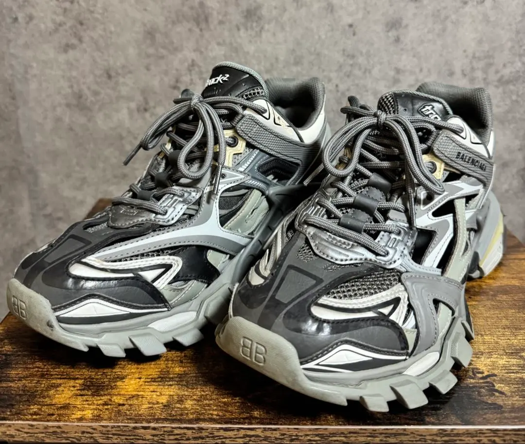 2026年最新】balenciaga track2の人気アイテム - メルカリ