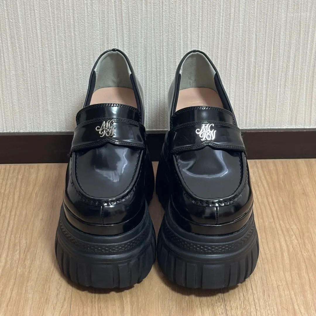 2026年最新】michellMacaron ローファー・革靴の人気アイテム - メルカリ