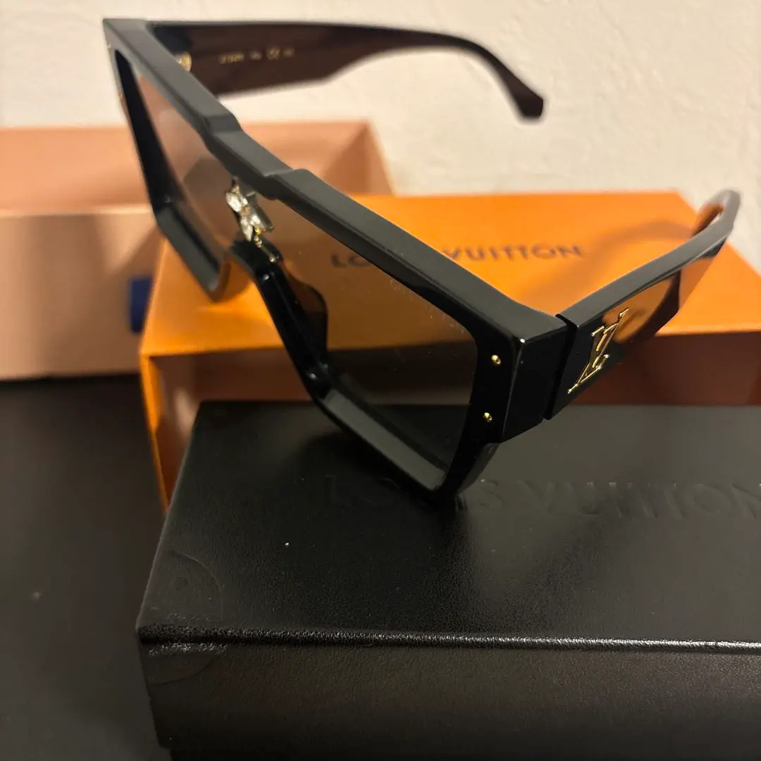 2026年最新】louis vuitton サイクロンの人気アイテム - メルカリ