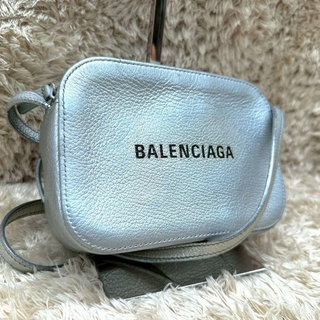 2026年最新】バレンシアガ カメラバッグs エブリデイの人気アイテム