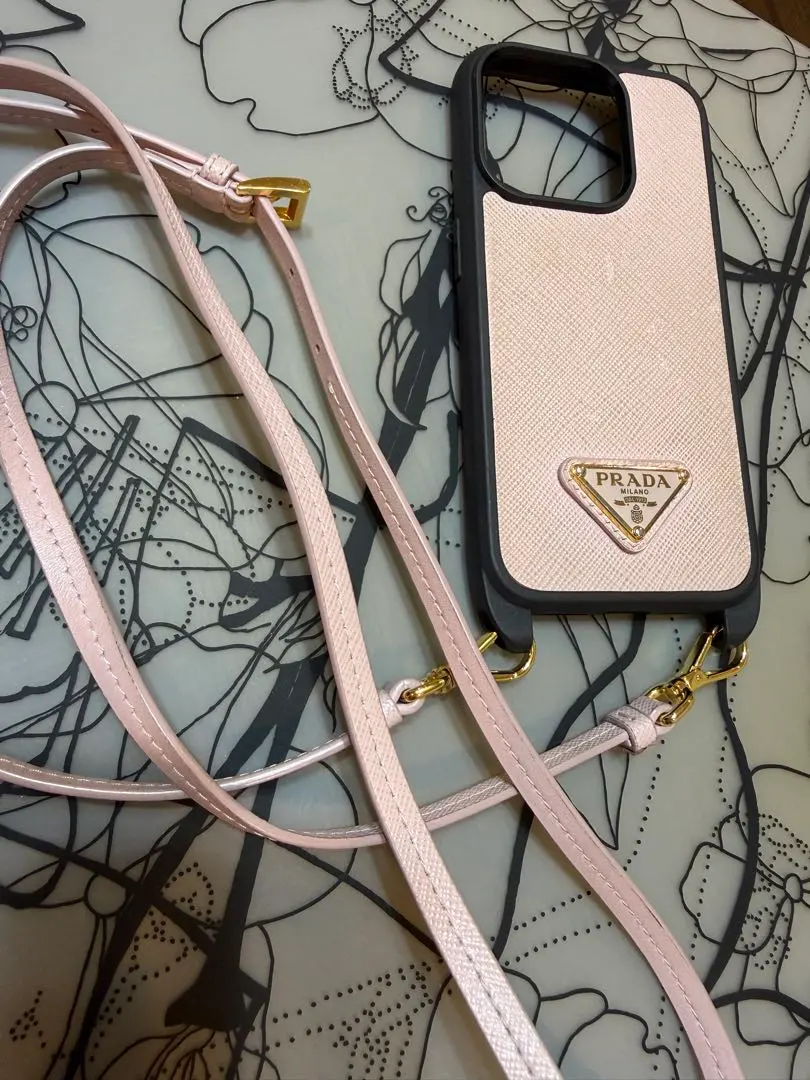 2026年最新】prada iphoneケース 15proの人気アイテム - メルカリ