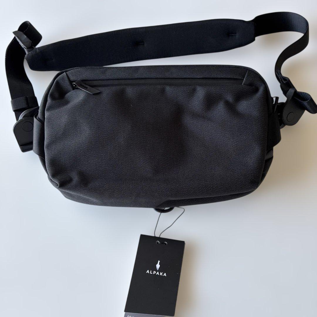 ALPAKA GO SLING ブラック ショルダーバッグ ALPAKA GO SLING ブラック ショルダーバッグ