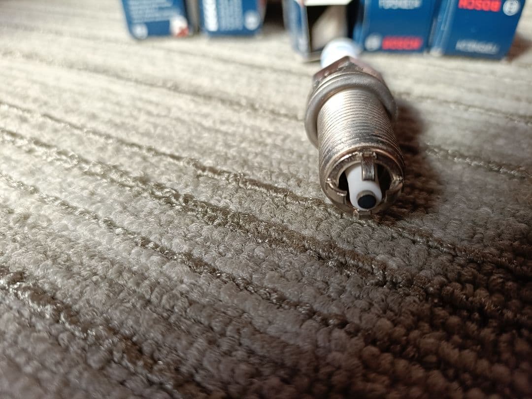 未使用品】ポルシェ ボクスター（987型）オイルフィルタ、プラグ