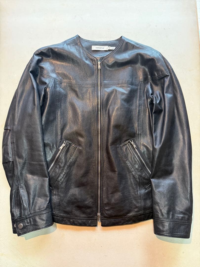 ひ*し様 nonnative ブラックレザーシングルライダースジャケット nonnative シングルライダースジャケット ノーカラー TNP-NN-J2403
