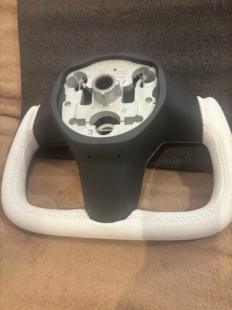 新品☆TESLA ヨークハンドル ヒーター機能付き モデル3 Y - メルカリ