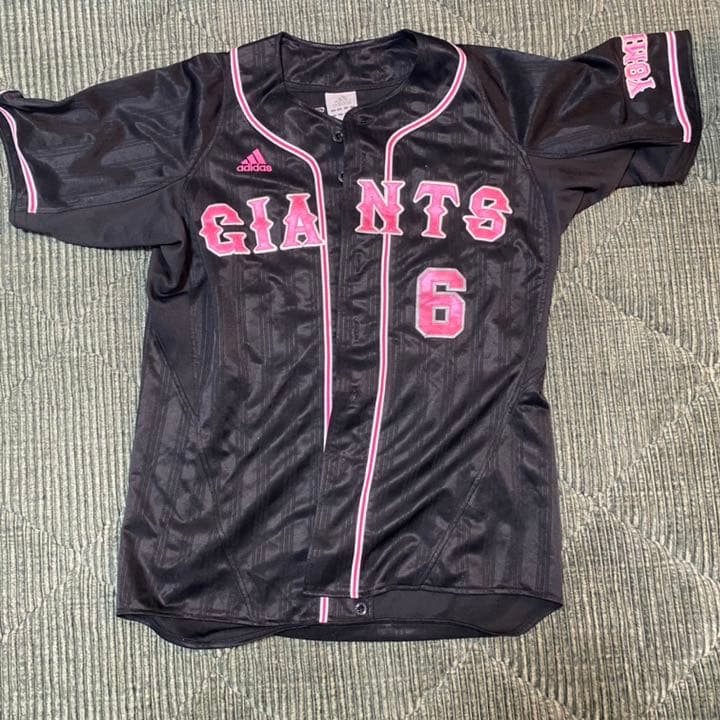 希少！値下げ】adidas黒×ピンク 巨人 ユニフォーム 坂本 - メルカリ