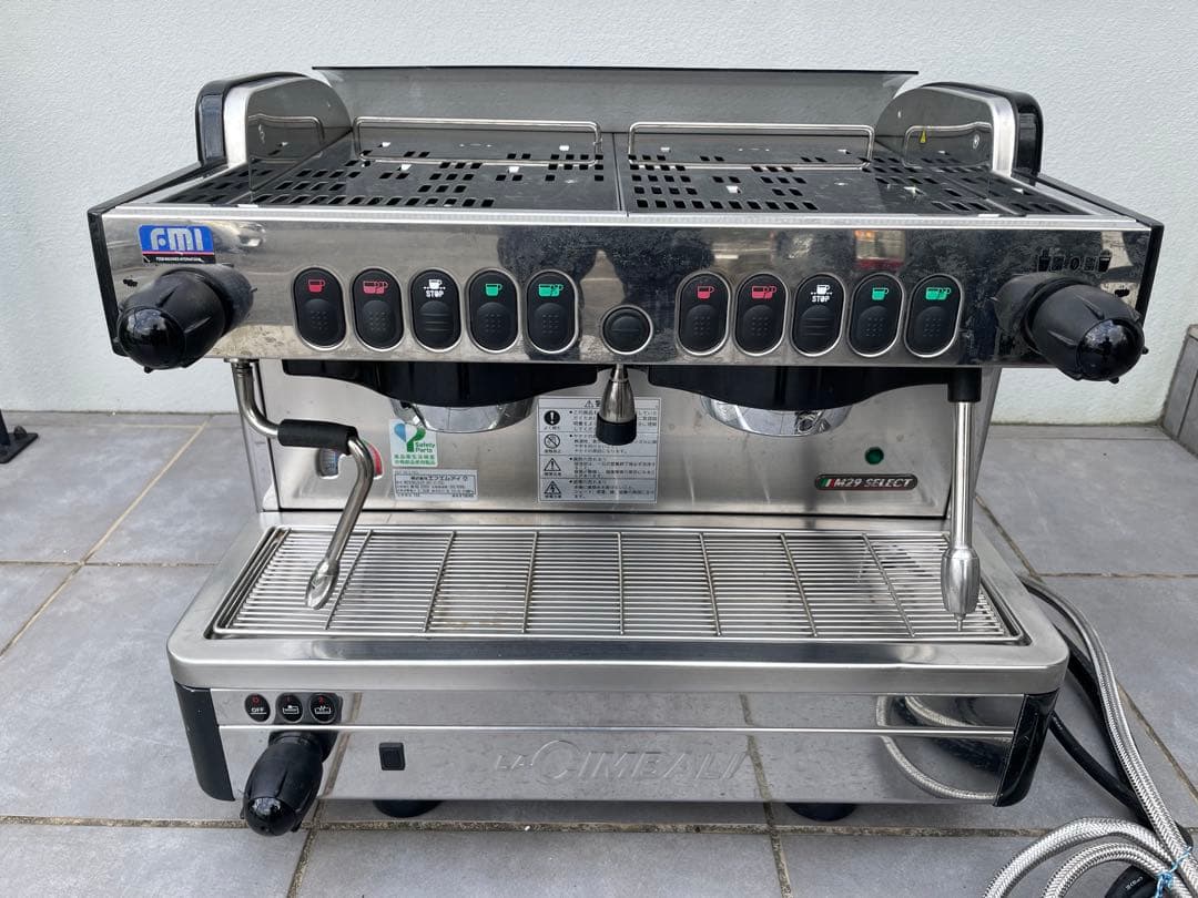 FMI チンバリ LA CIMBALI 業務用 エスプレッソマシン 2連式 チンバリ〉エスプレッソ｜業務用レシピ｜株式会社エフ・エム・アイ