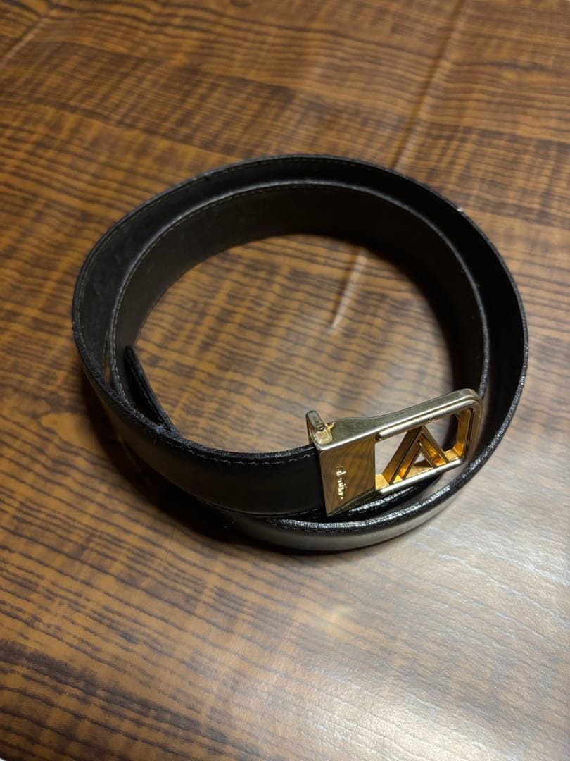 VALENTINO ベルト Vロゴ ゴールド×ブラック - メルカリ