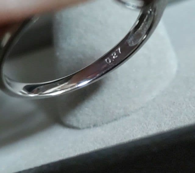 ツツミ フラワーパヴェダイヤモンドリング