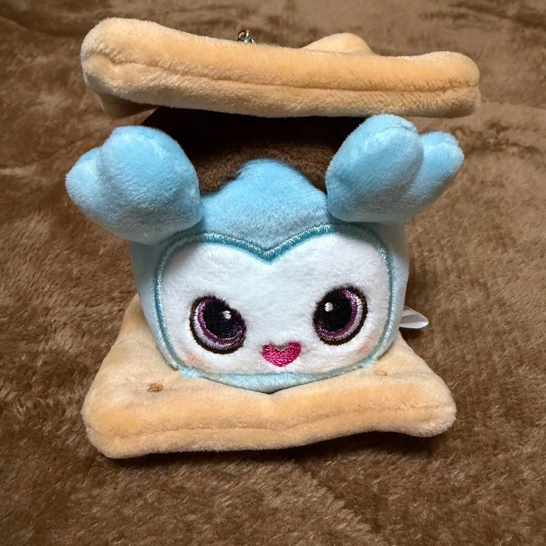 TWICE ラブリー スモア風バッグチャーム ナブリー ナヨン - メルカリ