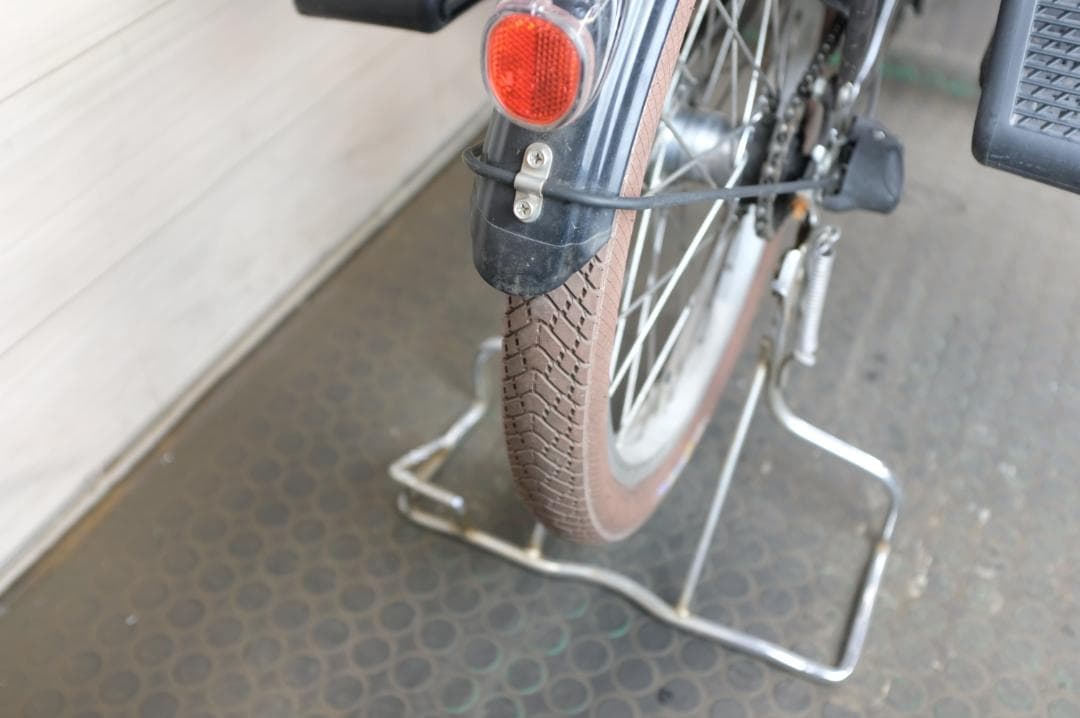 パナソニック ギュット　　20インチ　3段　16.0Ah（4点灯）充電器無し