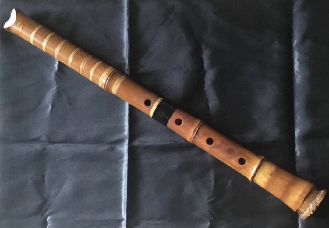 尺八　三浦龍畝銘1尺8寸管 琴古流唄口、中継ぎセル巻仕様 三浦龍畝 琴古流尺八 歌口象牙 銀三線 | 新栄堂