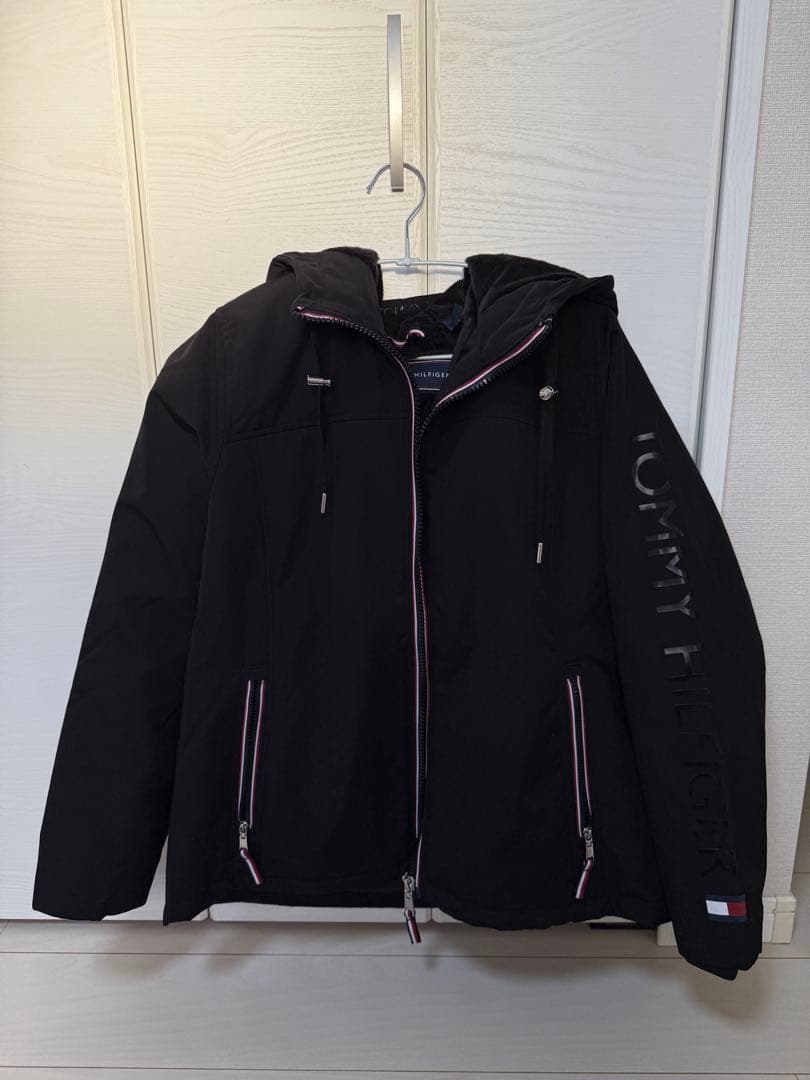   フード付きジャケット 黒 adidas（アディダス） コート ジャケット スリーストライプス