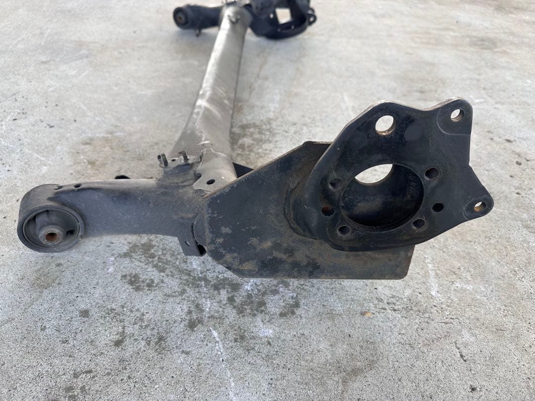 プリウスα ZVW41 加工リアアクスル - メルカリ