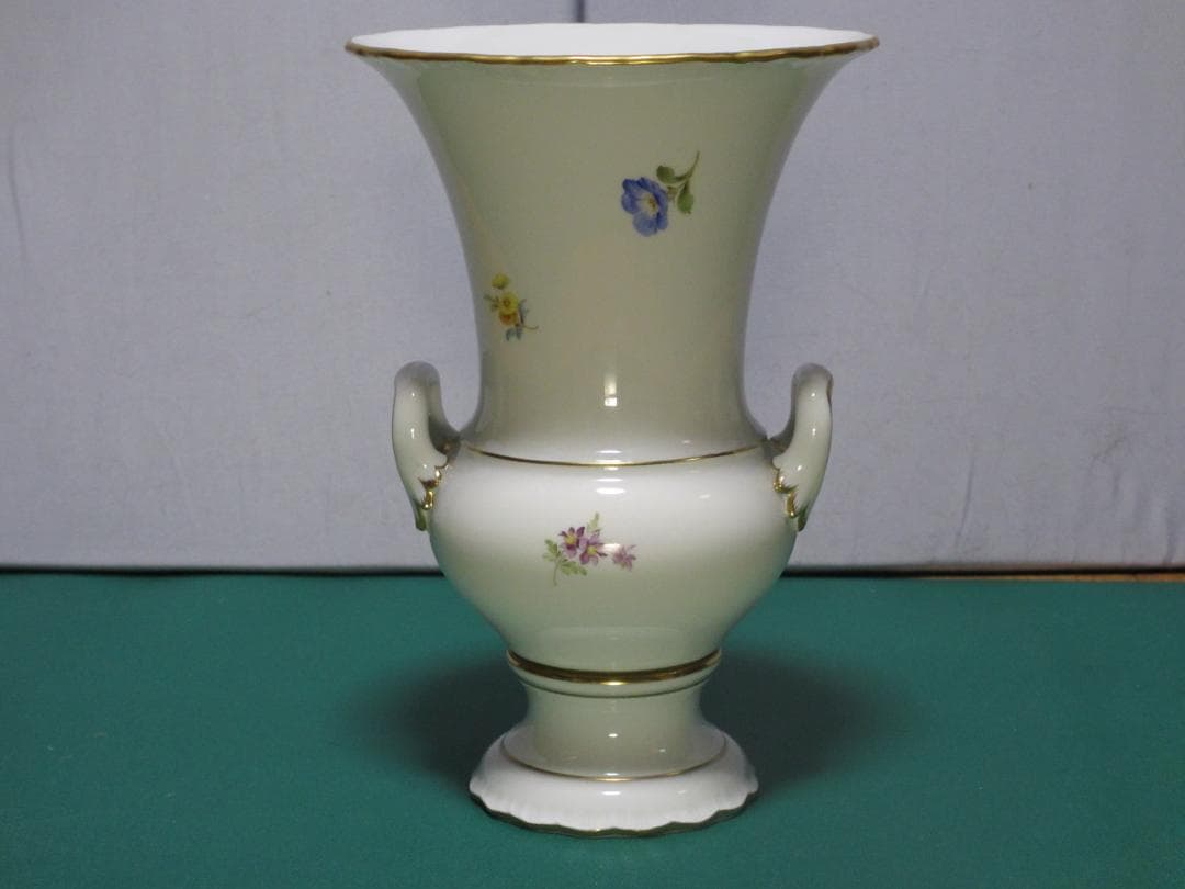 マイセン Meissen 花瓶 R.Münch絵付け 金彩 高さ26.5cm マイセン Meissen 花瓶 R.Münch絵付け 金彩 高さ26.5cm
