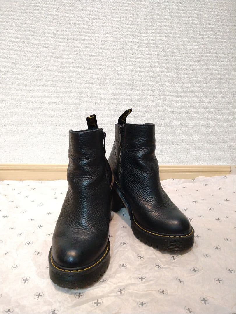 Dr.Martens ドクターマーチン サイドジップブーツ マグダレナ UK4 Dr.Martens(ドクターマーチン) 1460 8ホールのサイドジップカスタム