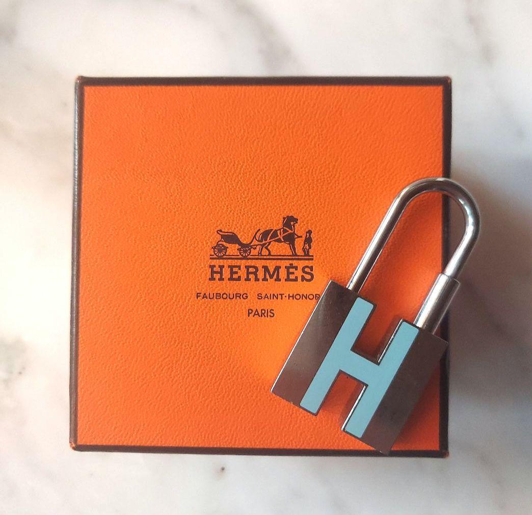 HERMÉS Hロゴ カデナ チャーム キーホルダー ペンダントトップ 楽天市場】【ｾｰﾙ】【HERMES】エルメス カデナ メタル 南京錠 鍵