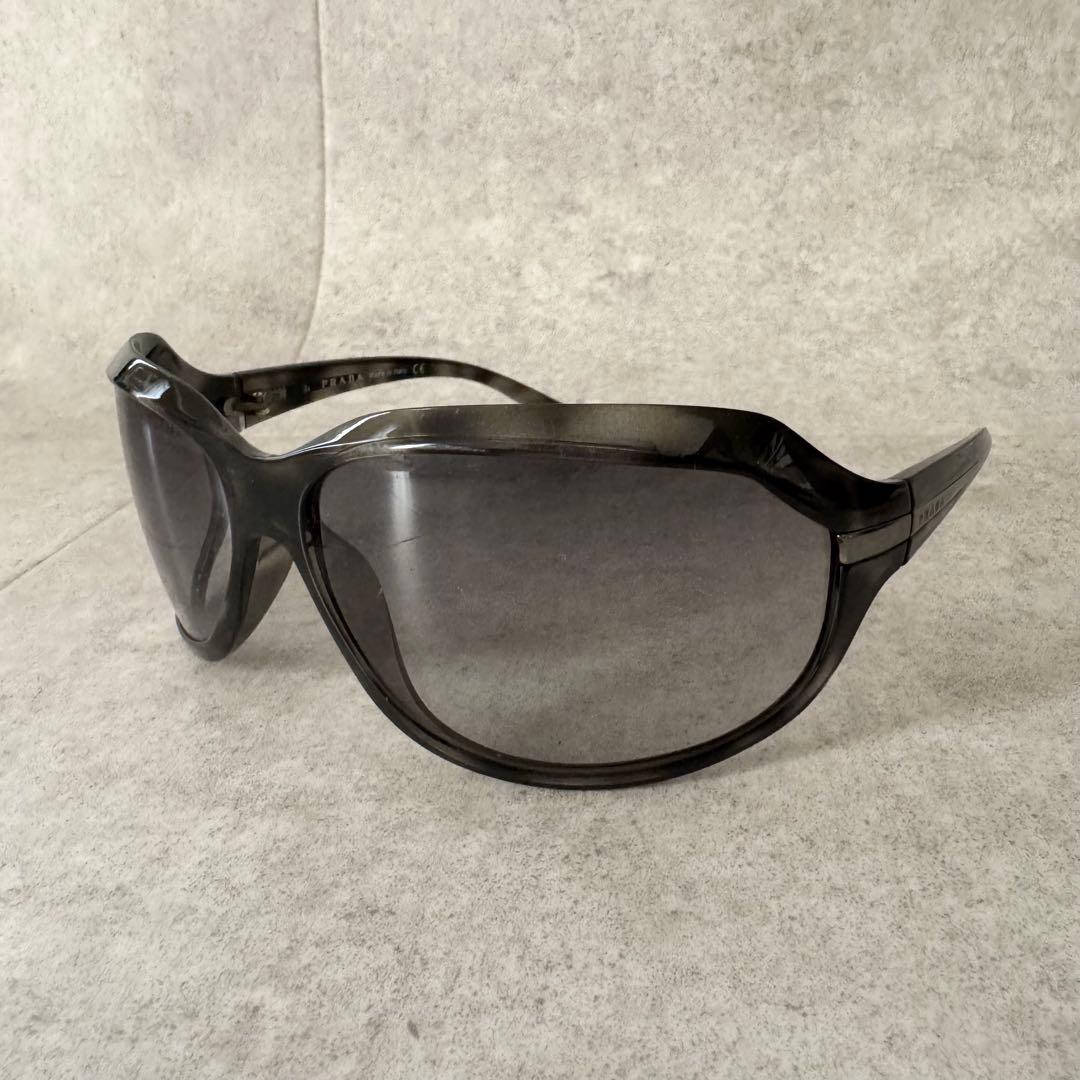 プラダ　サングラス　グレー　べっこう柄　黒　ガクト着用　箱付　SPR14G Yahoo!オークション -「gackt サングラス プラダ」の落札相場・落札価格