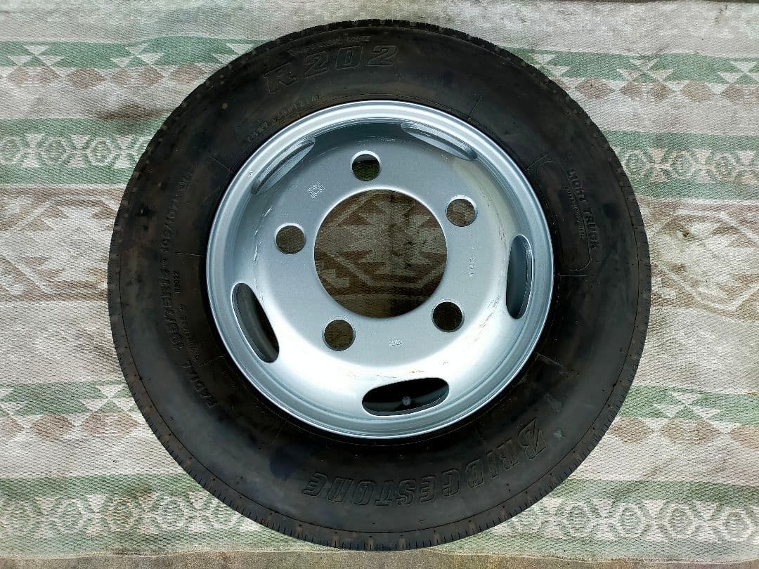 キャンター スペアタイヤ 195/75R15 15インチ FBA00 トラック用 中古 FBA00/キャンター/15インチ鉄&タイヤ6本セット/208649 タイヤ