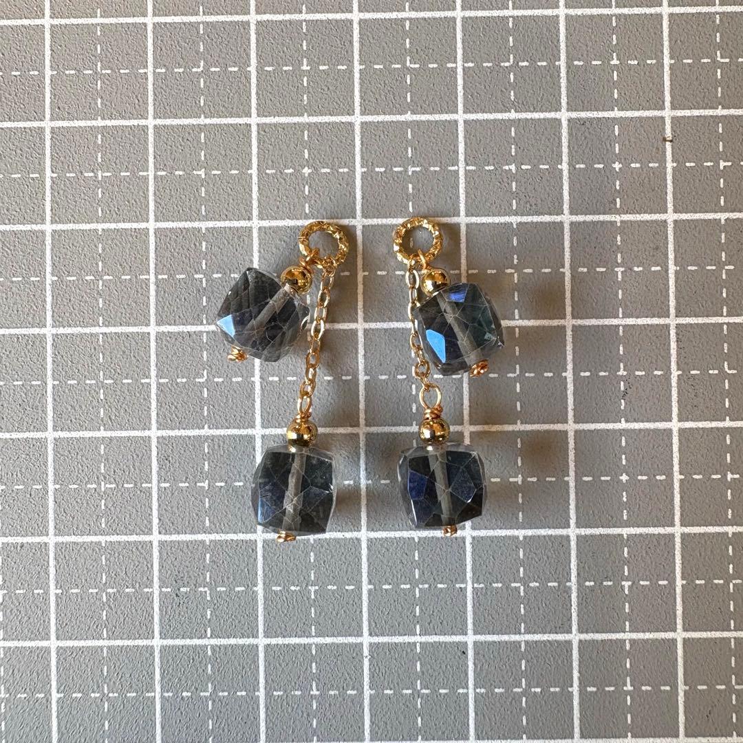 《RiSaO＊様》ブラックオニキス&MOPフラワーカービング＊チャーム