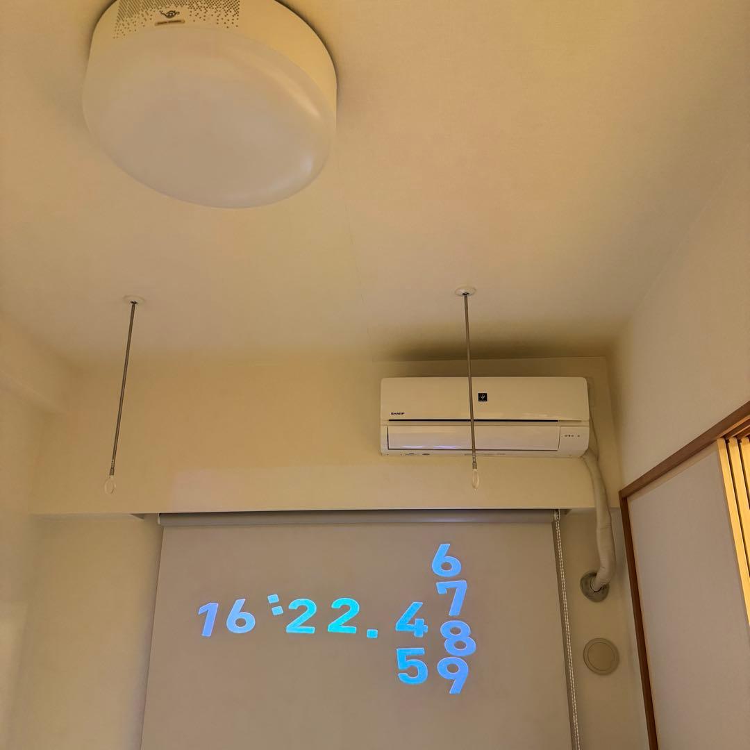 連休特価だっ！】popIn Aladdin 初代モデル 天井プロジェクター - メルカリ