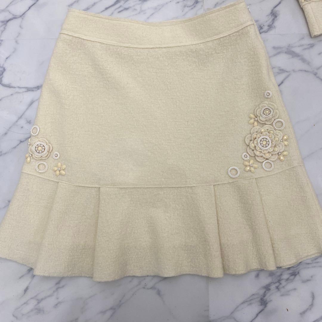 美品スーパービューティー花ビジュー装飾、異素材ジャケット、スカート