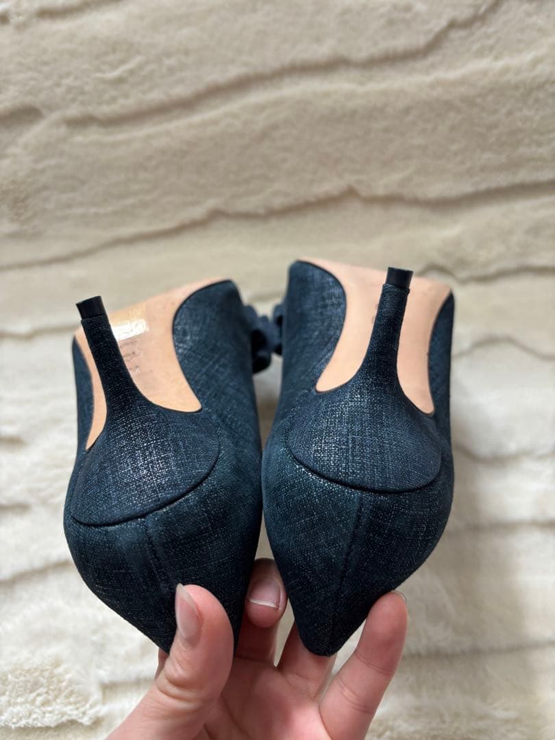 極美品⭐️Tory Burch ダークブルー リボン付きハイヒール - メルカリ